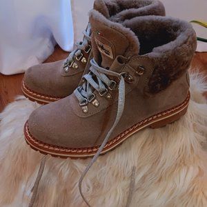 Montelliana fur boots